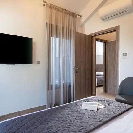 The Black Pearl Villa Kalamítsion