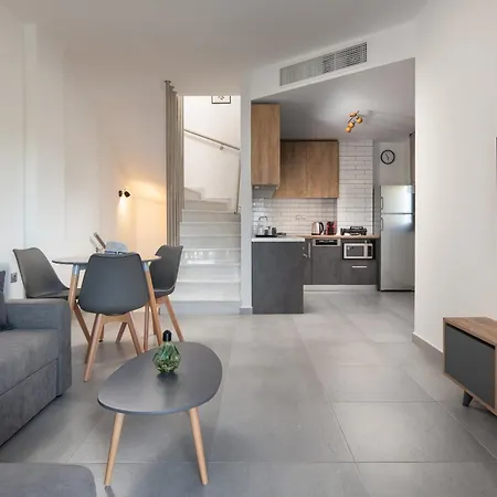 The Black Pearl Kalamítsion