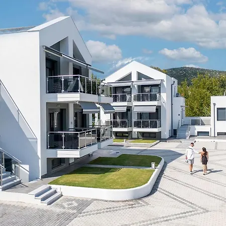 The Black Pearl Villa Kalamitsi (Macedonia)