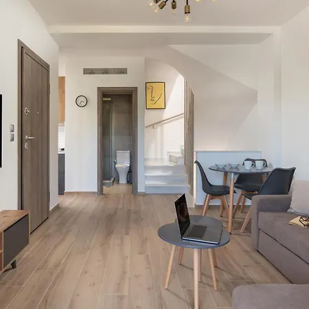 The Black Pearl * Kalamítsion