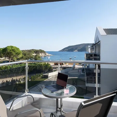 Willa The Black Pearl *