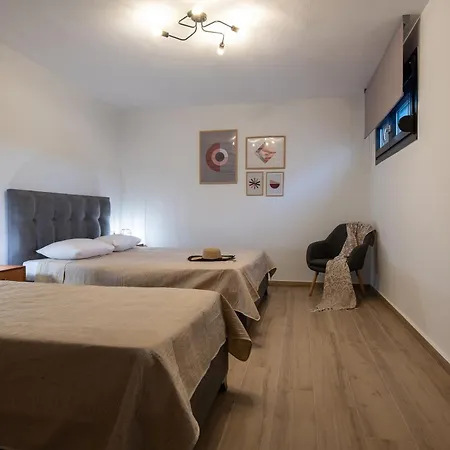 The Black Pearl Vilă Kalamítsion