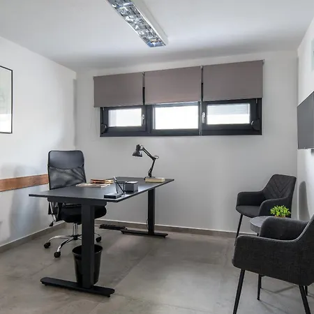 The Black Pearl * Kalamítsion