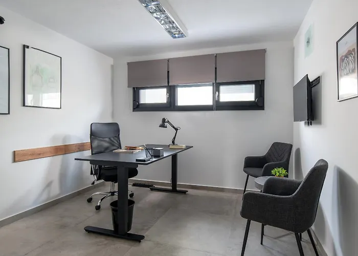 The Black Pearl * Kalamítsion